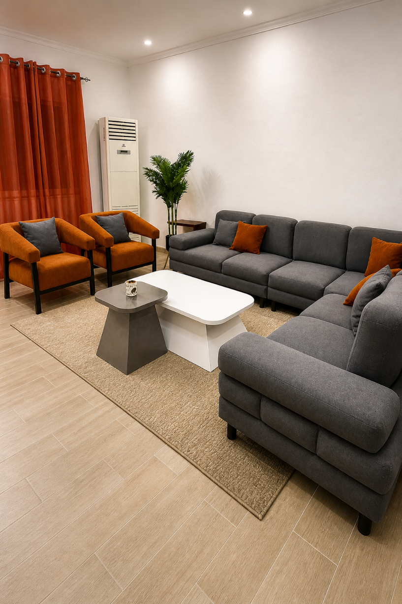Niamey, Janvier 2026 - Canapé 8 places + tables basses