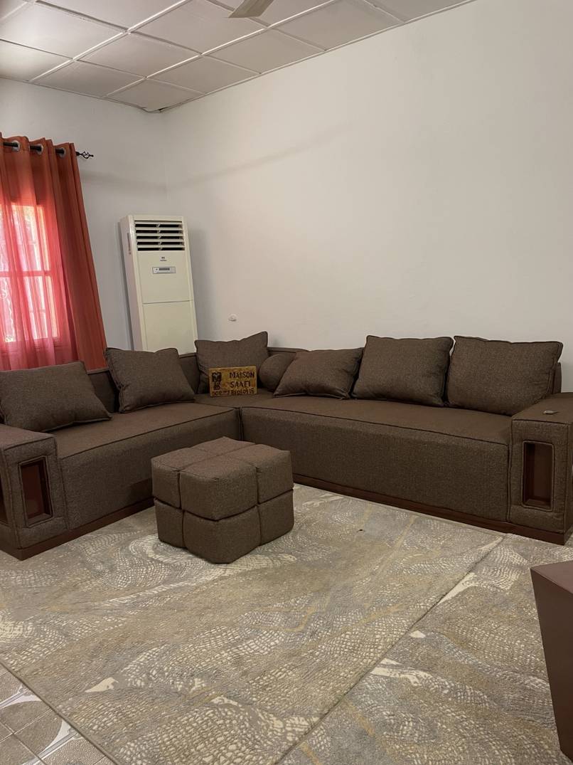 Niamey, Septembre 2025 - Canapé L